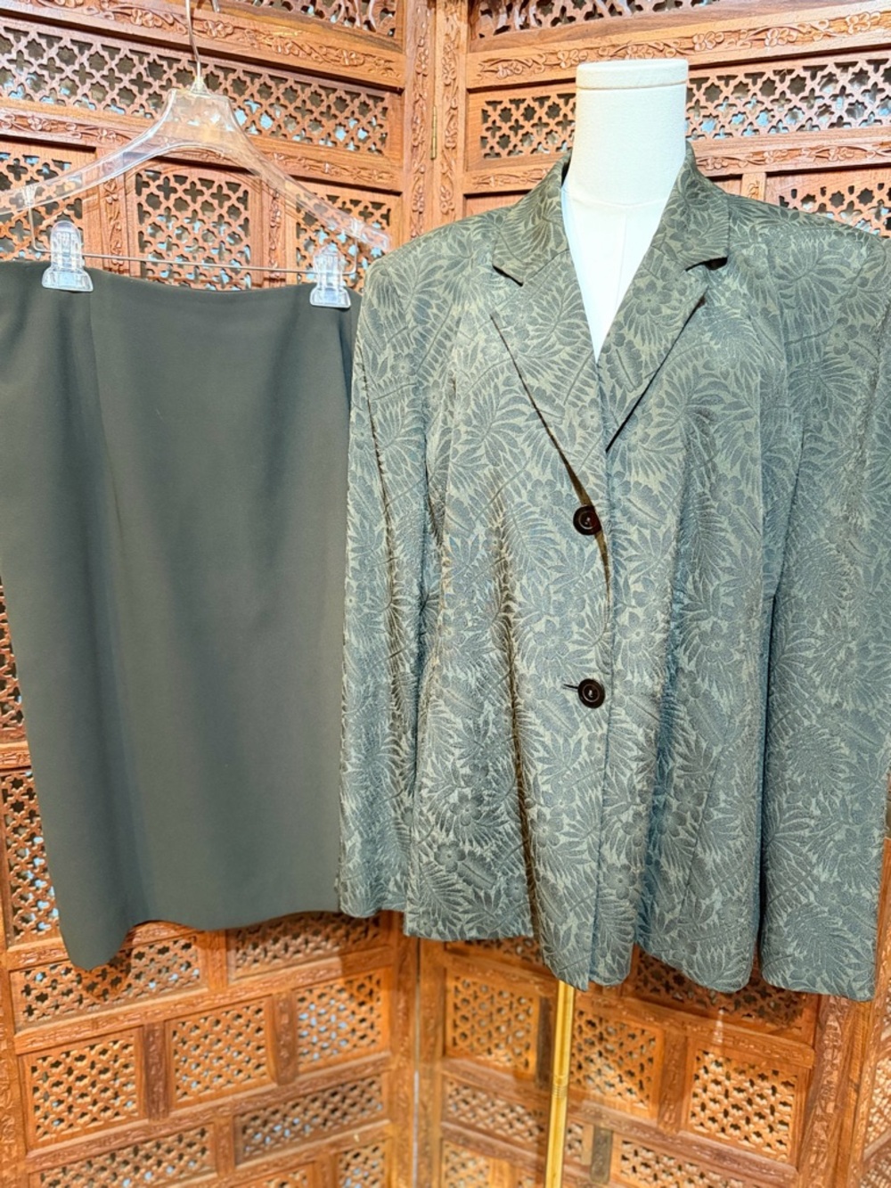 💚 Jones Wear 2-Piece Skirt Suit Set – Size 16W 💚